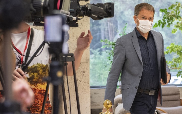 Kollár hrozí pre nájomné byty odchodom. Matovič to označil za zámienku