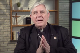 Arcibiskup Listecki upozornil biskupov, že do seminára prijali transrodovú ženu