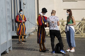 Švajčiarska garda začala od októbra kontrolovať greenpasy