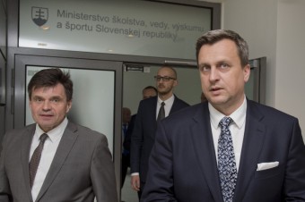 Hovoriť treba viac o SNS ako o bielom koňovi