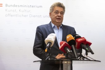 Nový rakúsky kancelár Schallenberg zloží prísahu v pondelok