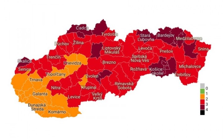 Od pondelka je 16 okresov v bordovej farbe
