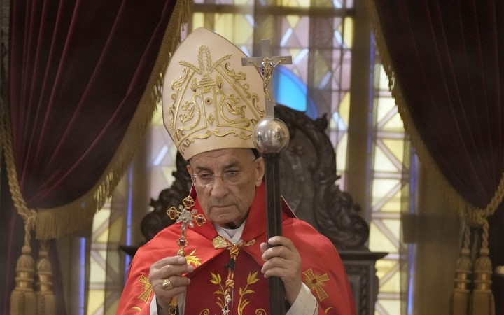 Posledná morálna autorita v rozvrátenej krajine