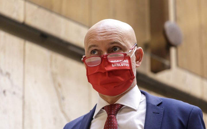 Protesty nezabrali. Gröhling v kľúčovom spore neustupuje