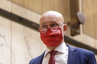 Protesty nezabrali. Gröhling v kľúčovom spore neustupuje