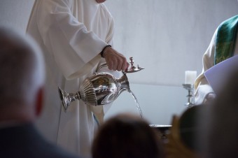 Na Sicílii dostali od biskupa dočasnú stopku. Zaslúžia si ju aj na Slovensku?
