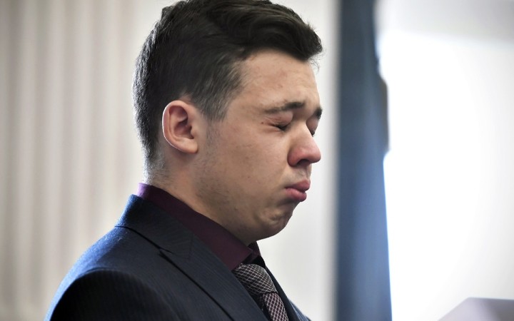 Američan Kyle Rittenhouse je nevinný, rozhodla porota