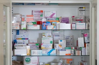 Pomáhajú liečiť covid a vyhnúť sa nemocnici, pandémiu však nevyriešia