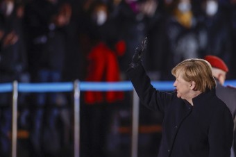 Merkelová v poslednom videoposolstve žiada solidaritu v boji s vírusom