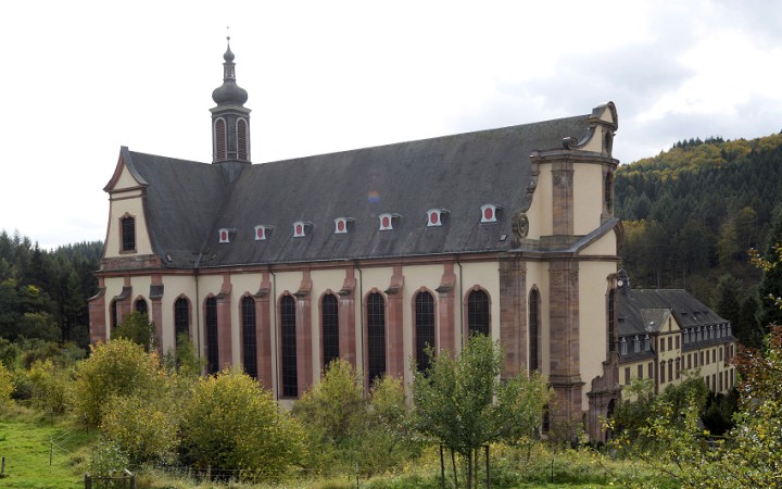 Zavrú cisterciánsky kláštor, ktorý pred 900 rokmi založil Bernard z Clairvaux