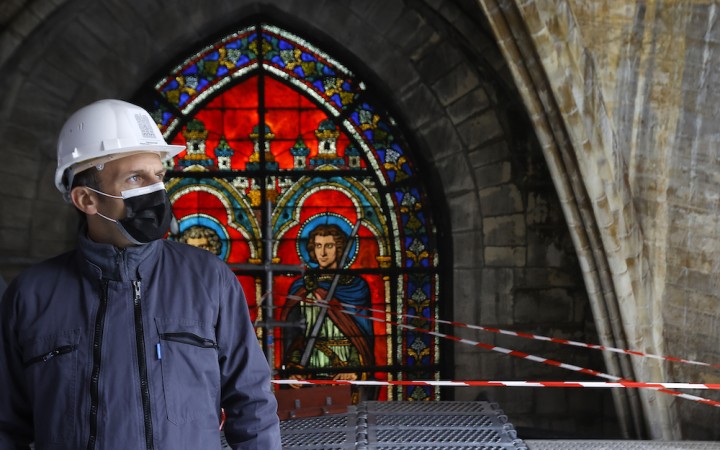 Interiér Notre-Dame bude modernejší, konzervatívci to odmietajú