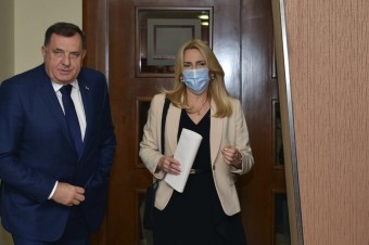 Bosnianski Srbi sa chcú zase odtrhnúť, od vlastnej armády ich delí už len krok