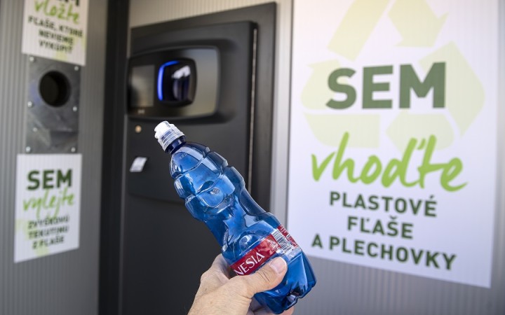 Od soboty sa začína zálohovanie PET fliaš a plechoviek
