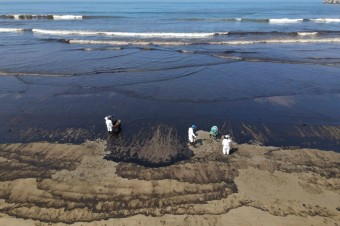 Peru vyhlásilo stav environmentálnej núdze, ropa tam znečistila 21 pláží